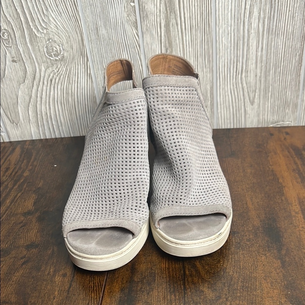 Sofft Sandals Womens 8M Bassima Open Toe Wedge Slingback Gray Suede